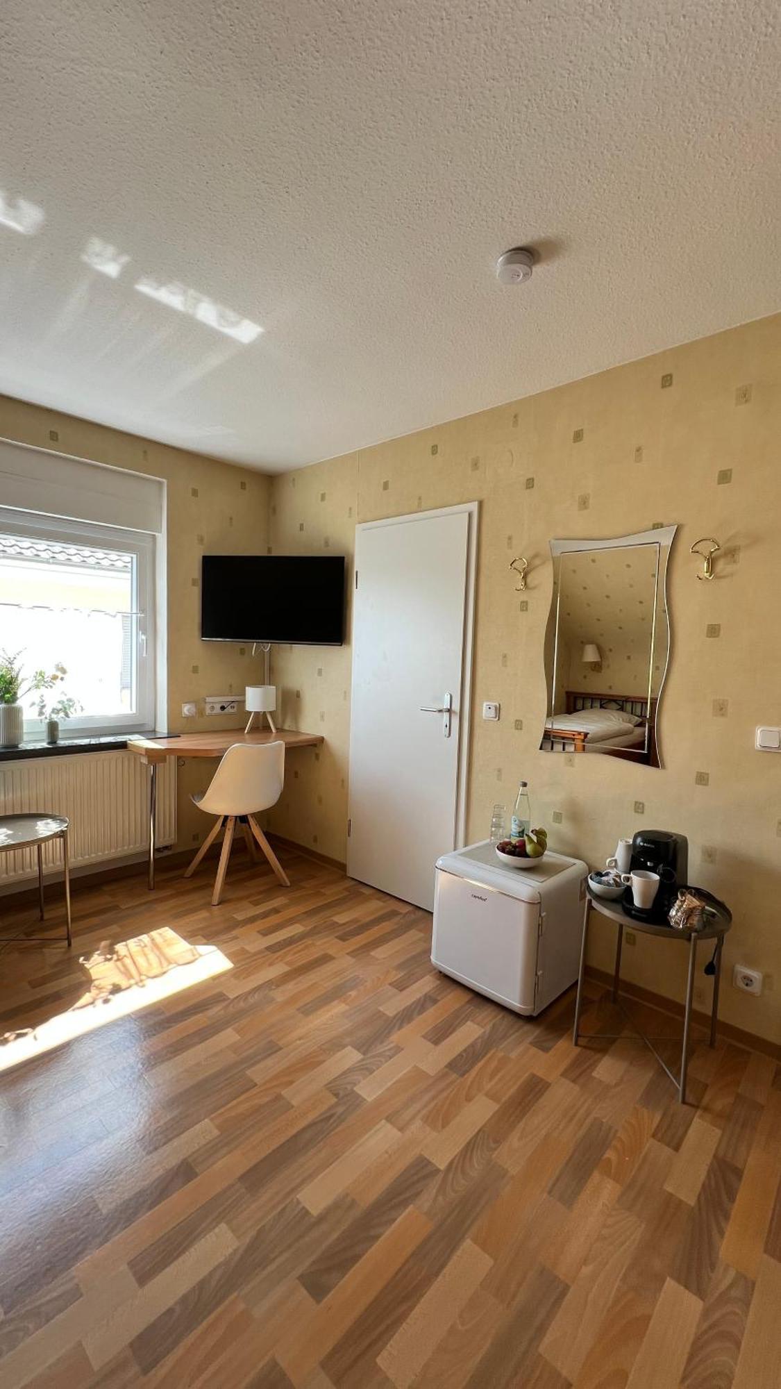 Gaestehaus Kliebenstein Saarwellingen Bagian luar foto